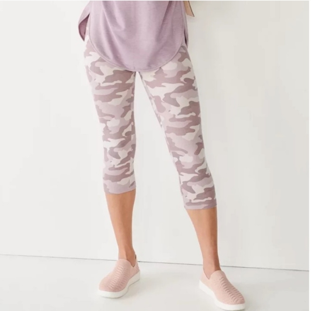 NWT Cropped Legging